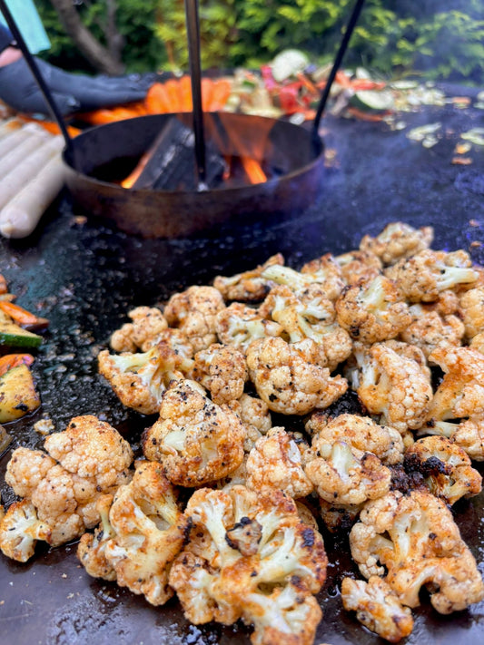 Blumenkohl von der Plancha gegrillt feuer