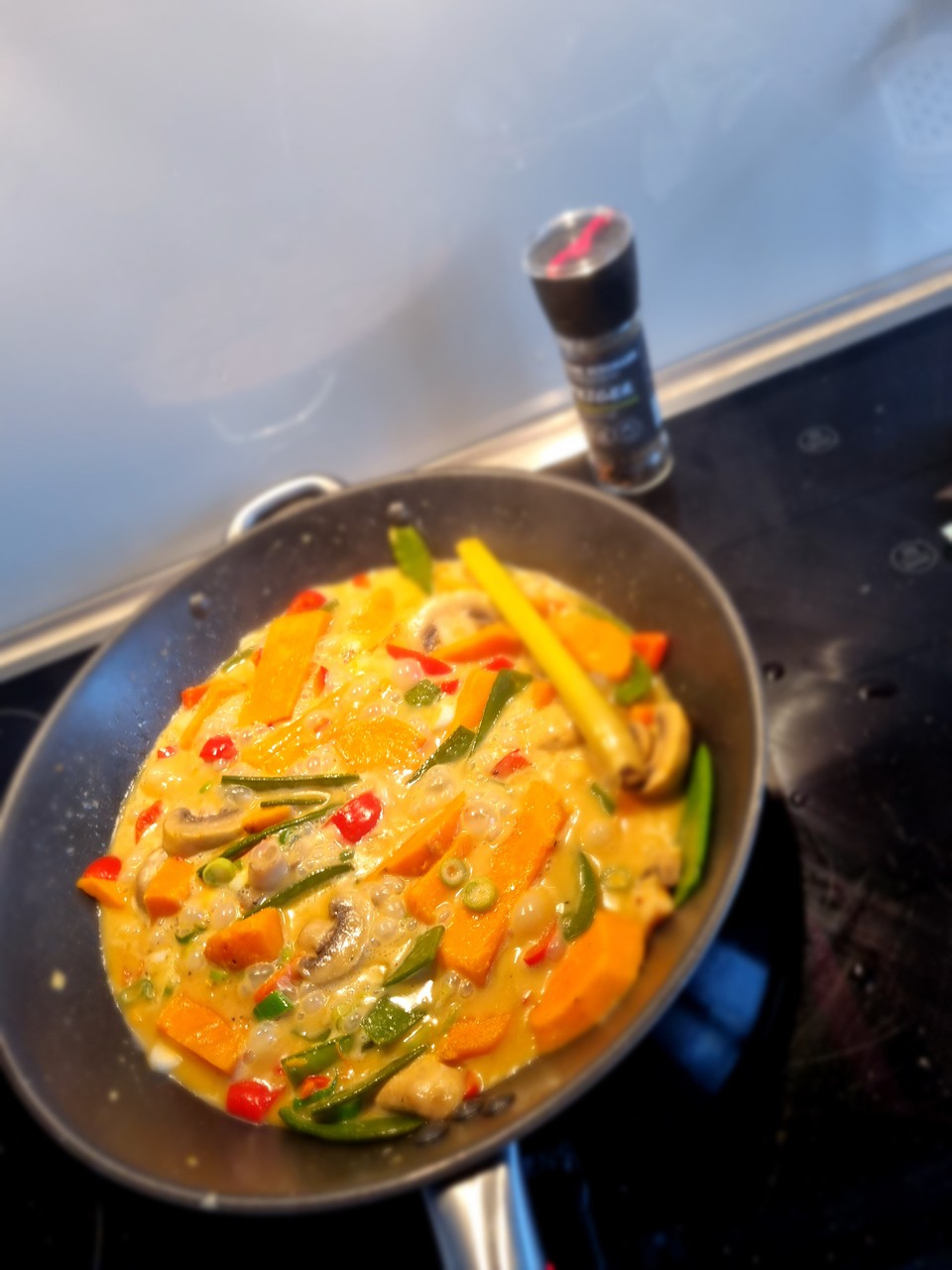 Süskartoffelcurry - vegan - DER KLEINE BERGMANN