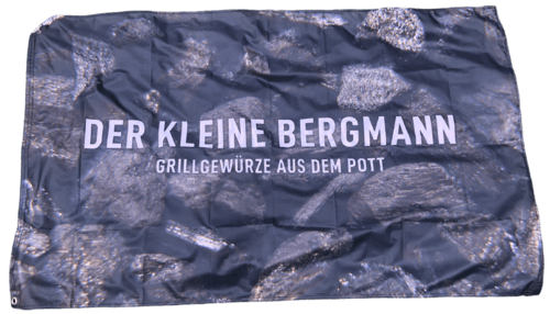 Flagge mit zwei Ösen 150 x 90 cm I DER KLEINE BERGMANN - DER KLEINE BERGMANN